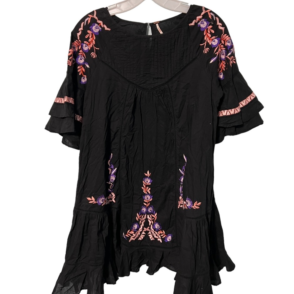 Free People Black Bell Sleeve Tunic Style Top With Embroidered Size Small